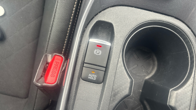 Nissan Juke 1.0 DiG-T 114 Tekna 5dr Petrol Hatchback